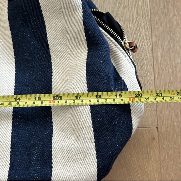 SOLE SOCIETY Millie printed oversized tote navy stripes. OS - Picture 8 of 12